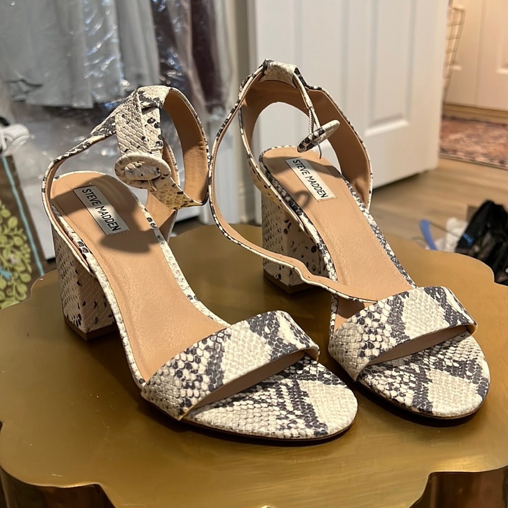 Steve Madden Lolana snakeskin block heel Sz. 10